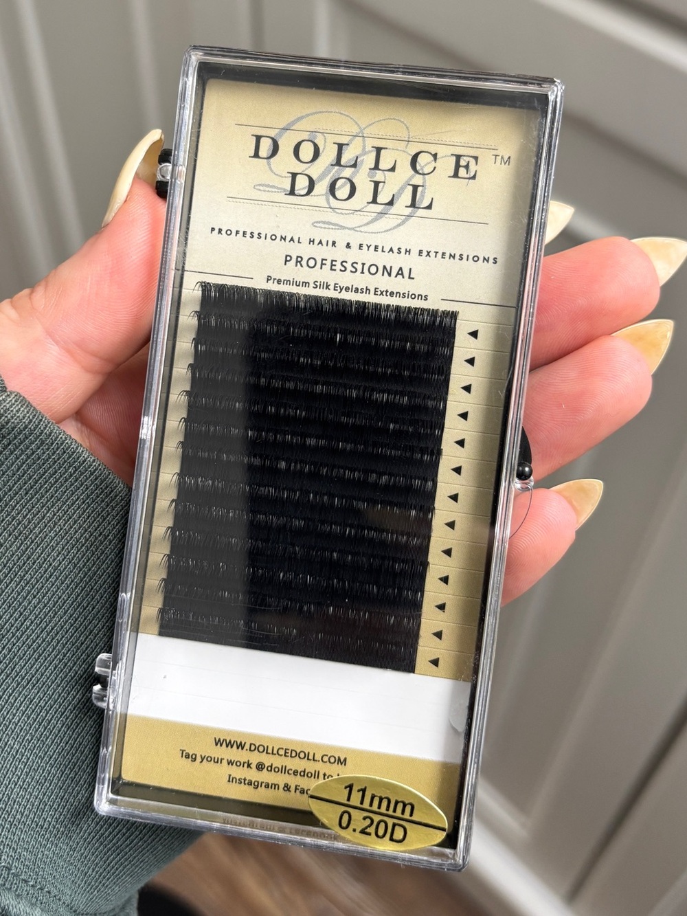 Dollce Doll Professional Eyelash Extensions Premium Silk .20 D 11mm